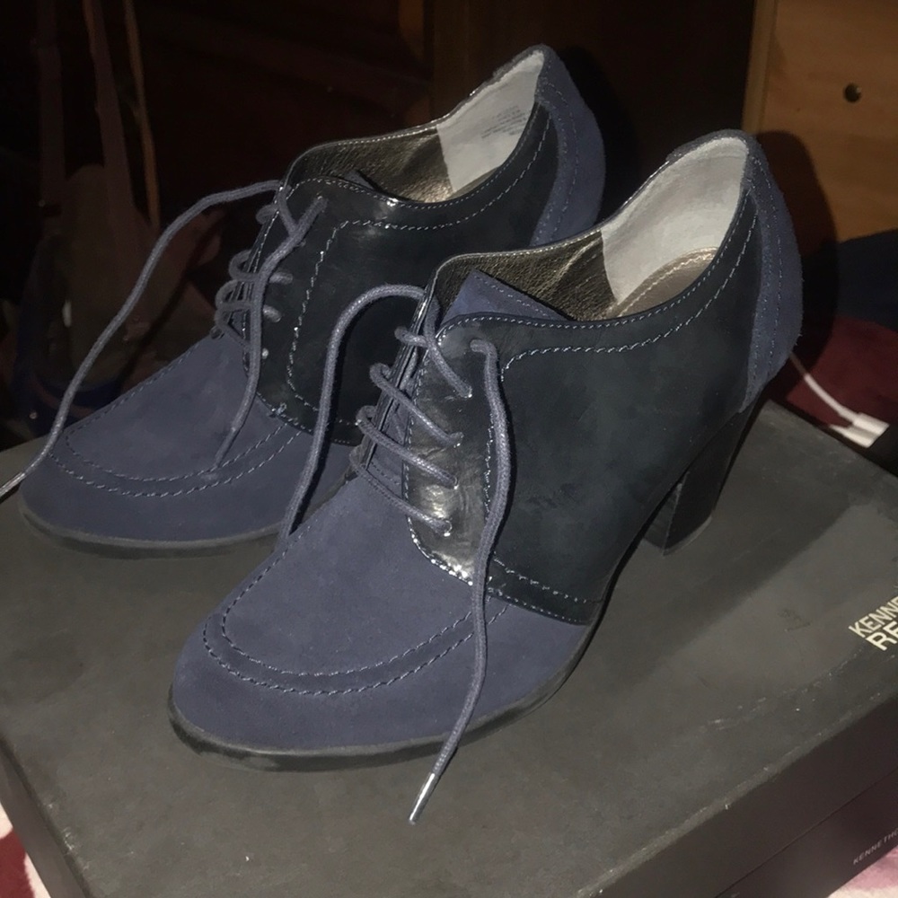 Kenneth Cole booties size 8